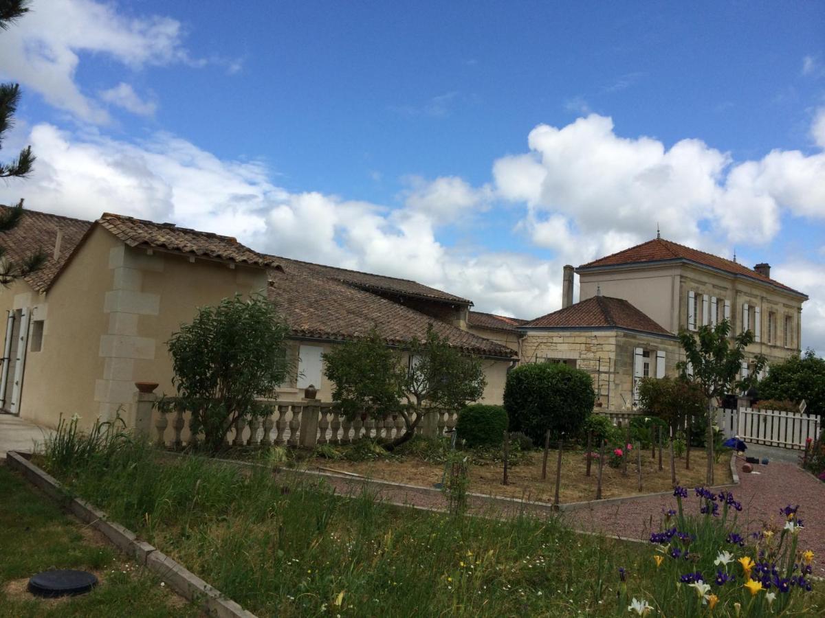 Chateau Couchebout Bed and Breakfast Pugnac Εξωτερικό φωτογραφία